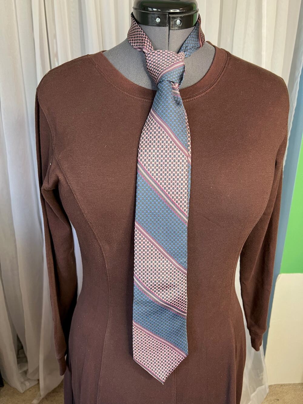 Yves Saint Laurent  Tie vintage geometric blue red 100% silk